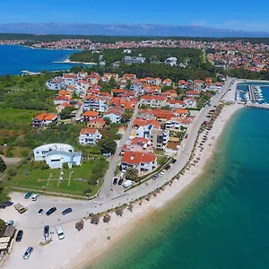 https://apartments-meri-puntamika.hotelinzadar.com